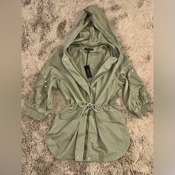 Romeo & Juliet Couture Vented Jacket - Picture 8 of 16